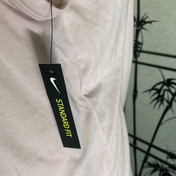 ✨NWT✨ 🎉HP!🎉1/28/25 Nike Standard Fit Tank with Dri-Fit Technology - Picture 6 of 8